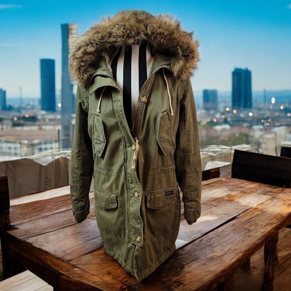 Abercrombie & Fitch Fleece Lined Parka, Size M, Excellent Condition - Picture 1 of 10
